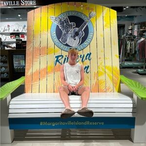 Meet your Posher, Clay